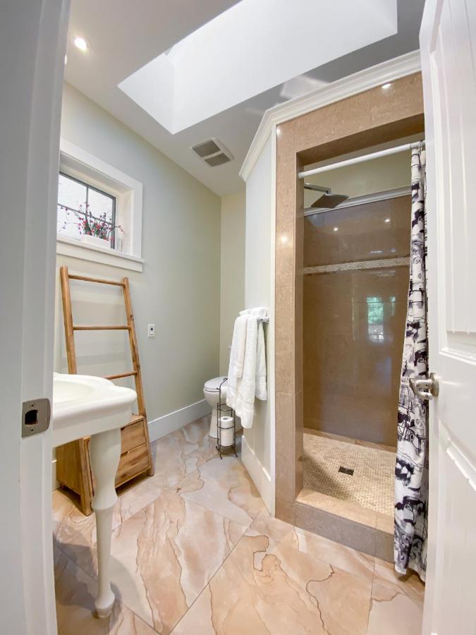 Kelowna Bed & Breakfast - Chatham House Buitenkant foto