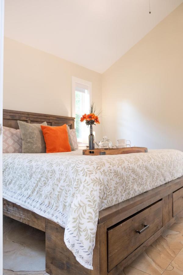 Kelowna Bed & Breakfast - Chatham House Buitenkant foto